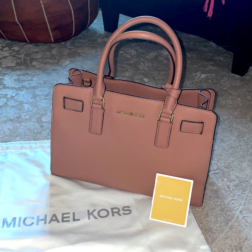 Micheal Kors saffiano leather dusty rose purse bag